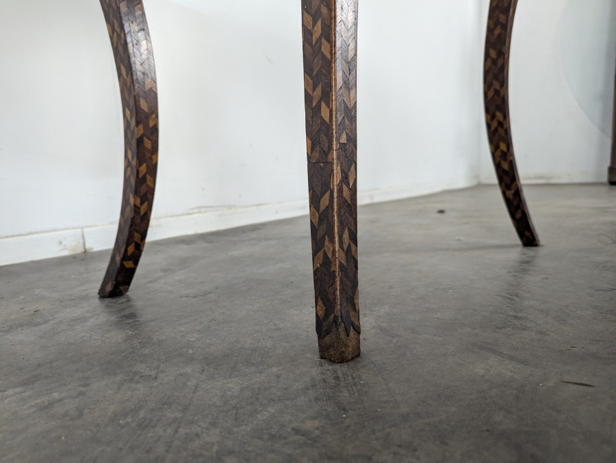 Travailleuse en marqueterie de style Transition