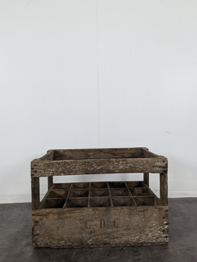 Casier à bouteilles des années 40