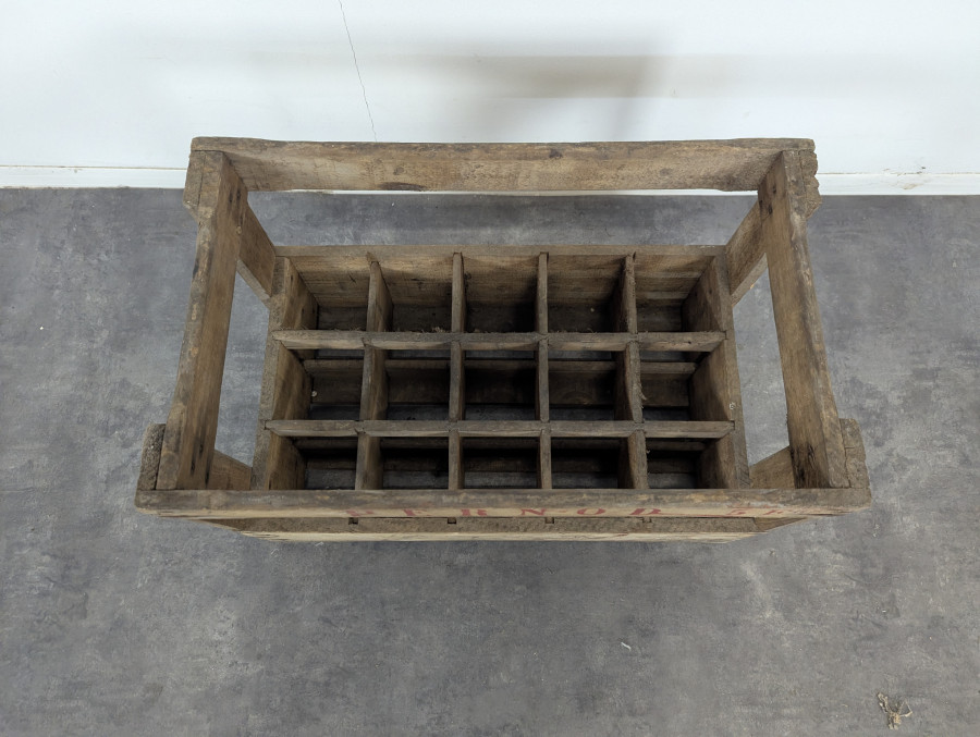 Casier à bouteilles des années 40
