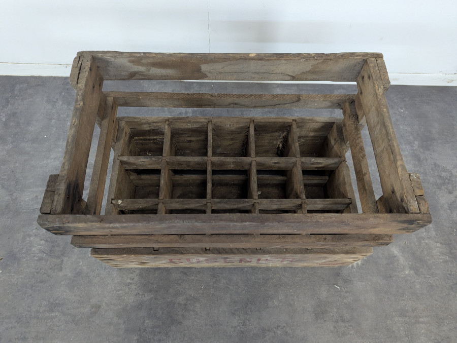 Casier à bouteilles des années 40