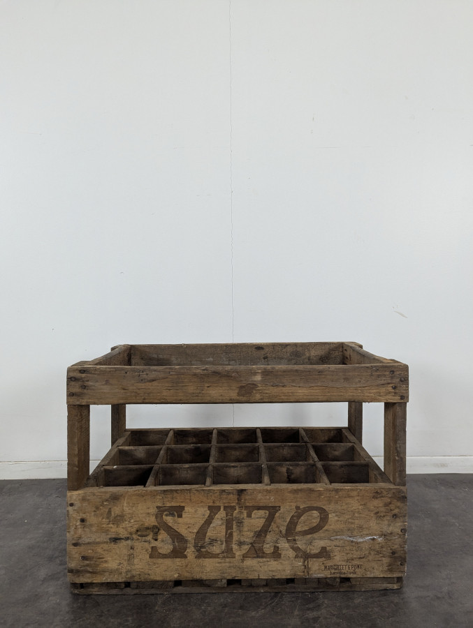 Casier à bouteilles des années 40