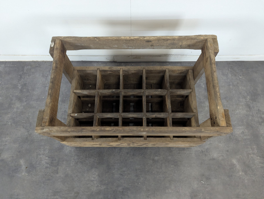 Casier à bouteilles des années 40