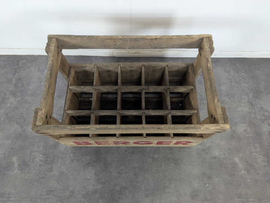 Casier à bouteilles des années 40