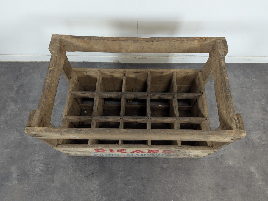 Casier à bouteilles des années 40