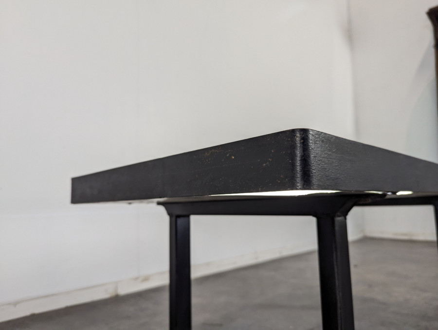 Table basse dans l'esprit de Jacques Avoinet