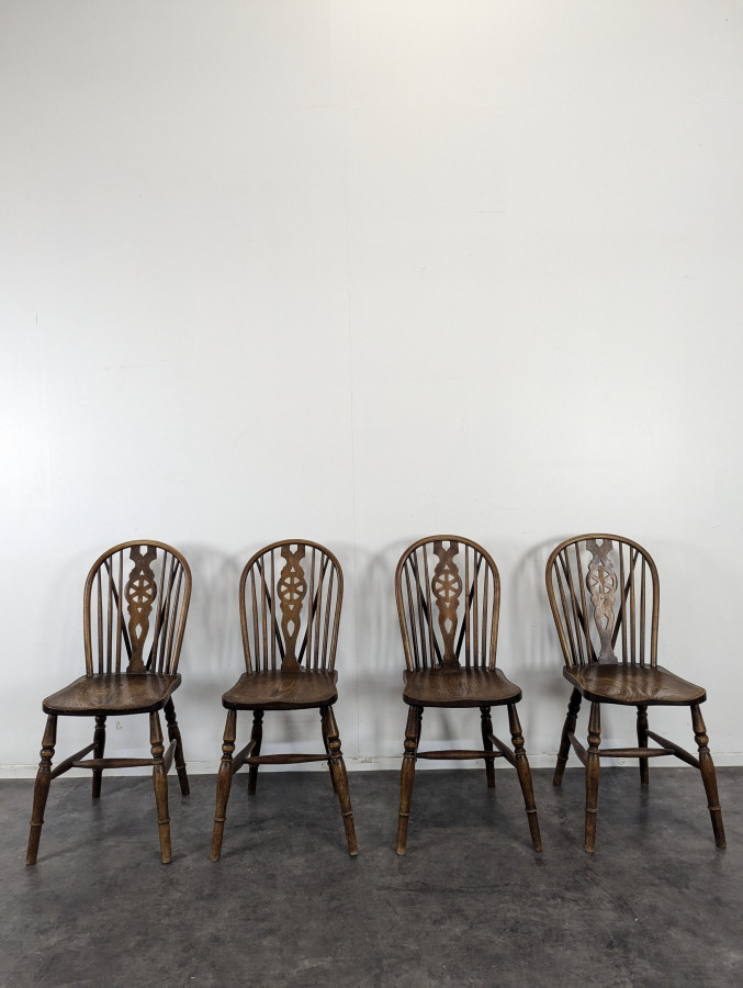 Série de 4 chaises western Baumann