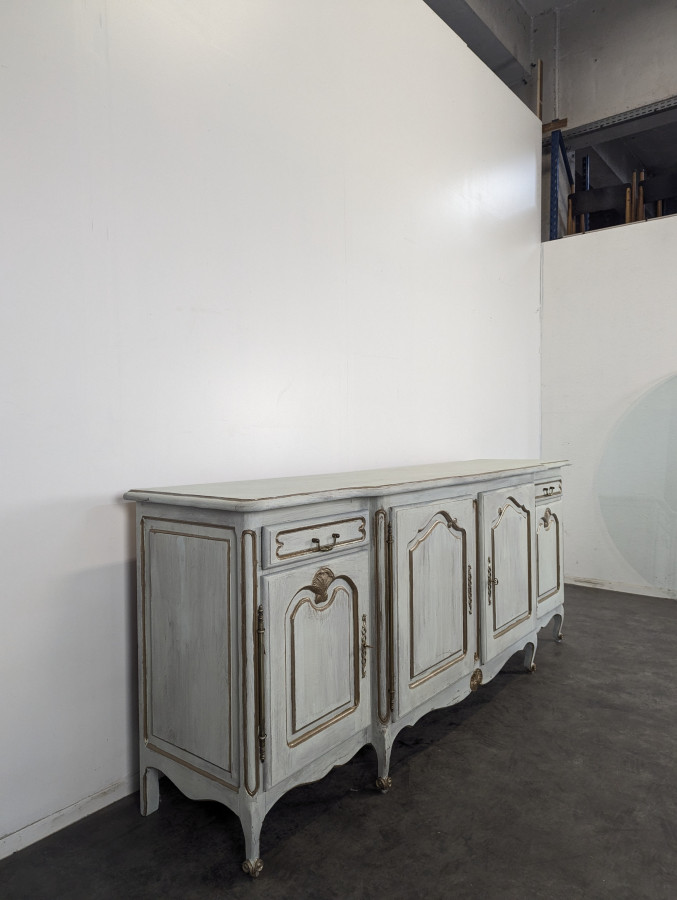 Enfilade de style Louis XV réchampie et dorée