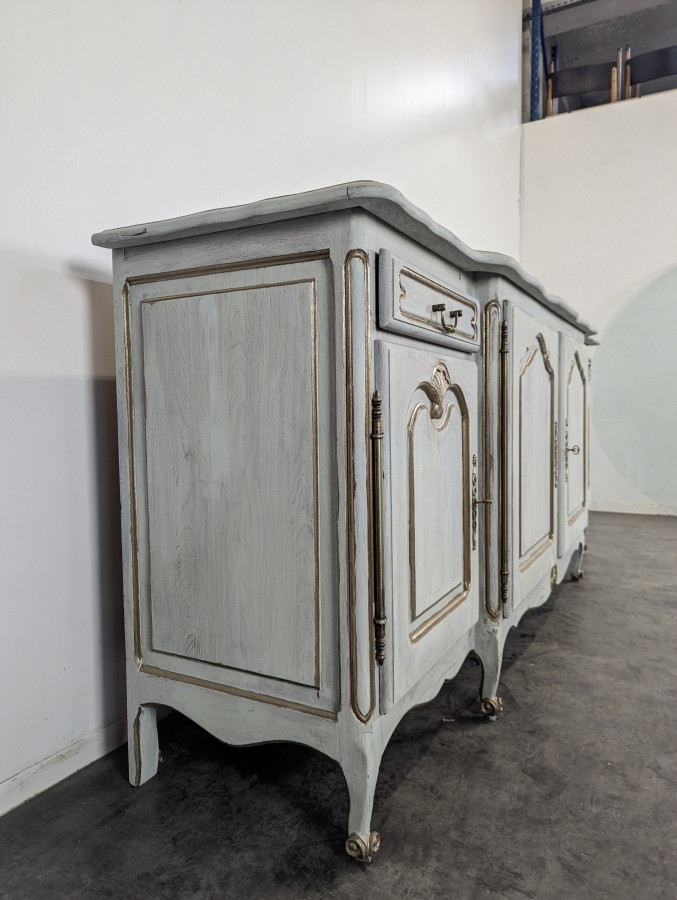 Enfilade de style Louis XV réchampie et dorée