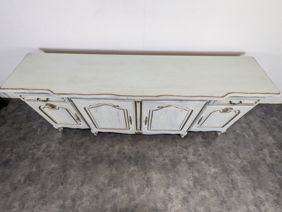 Enfilade de style Louis XV réchampie et dorée