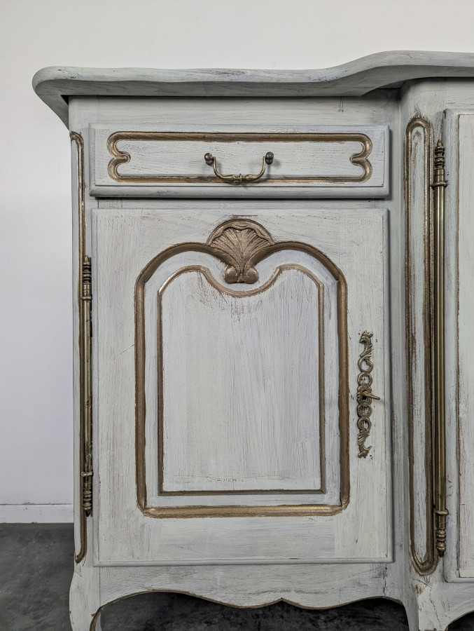Enfilade de style Louis XV réchampie et dorée