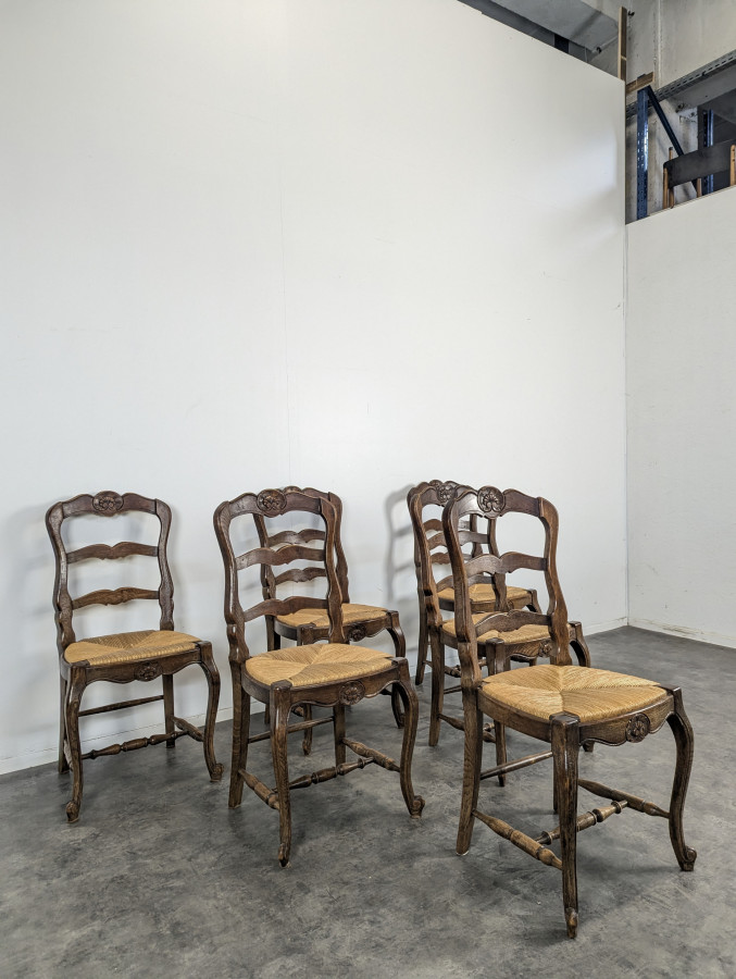 Série de 6 chaises néo rustique de style Louis XV