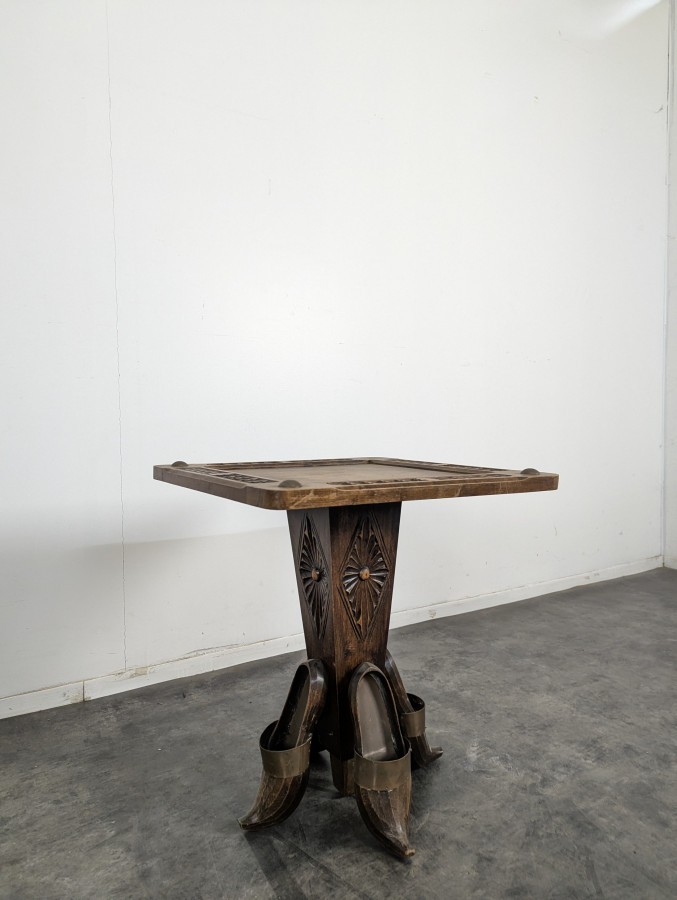 Guéridon ou table basse brutaliste dans l'esprit de Savina