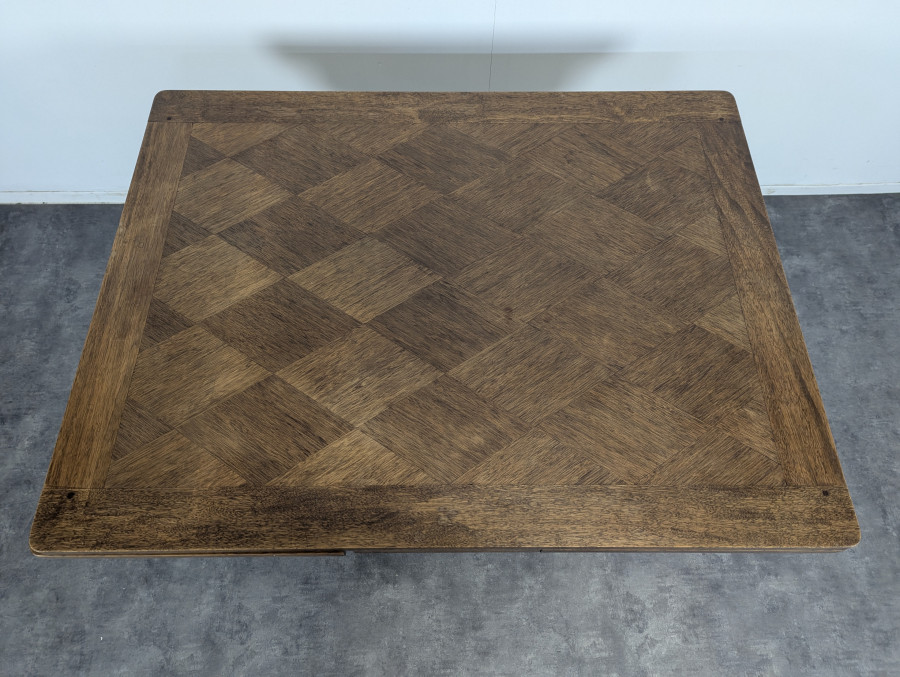 Table extensible en Noyer dans l'esprit de Dudouyt