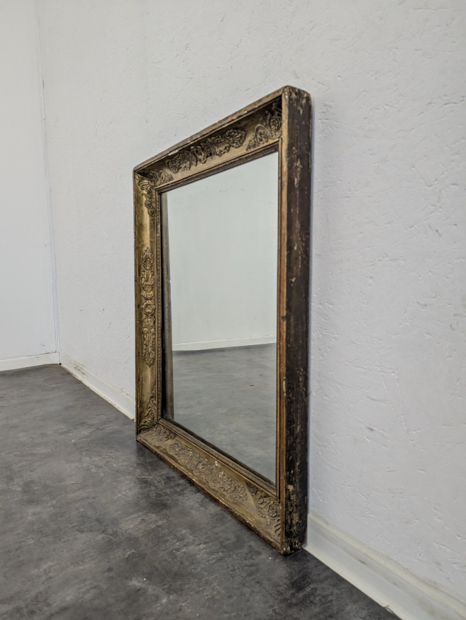 Miroir époque Restauration en Stuc et Bois doré