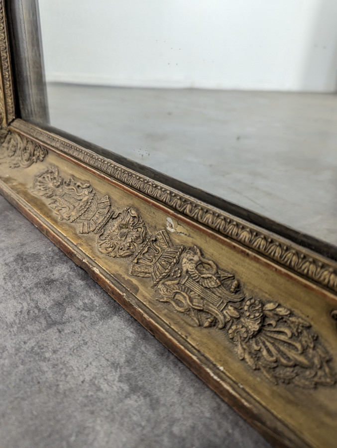 Miroir époque Restauration en Stuc et Bois doré