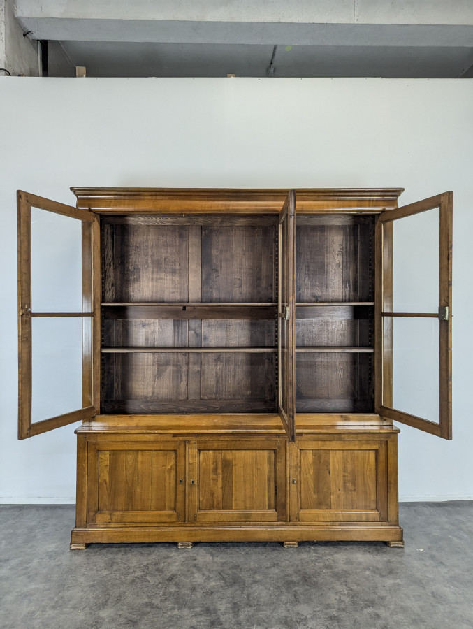 Bibliothèque de style Louis Philippe en Merisier