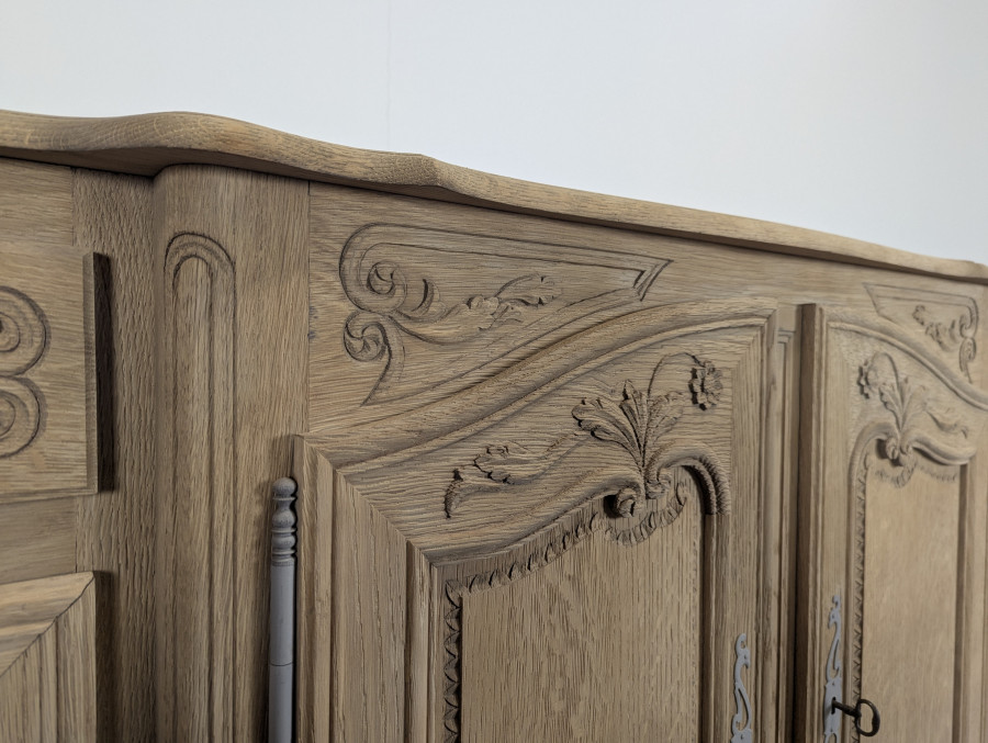 Enfilade neo rustique de style Louis XV décapée