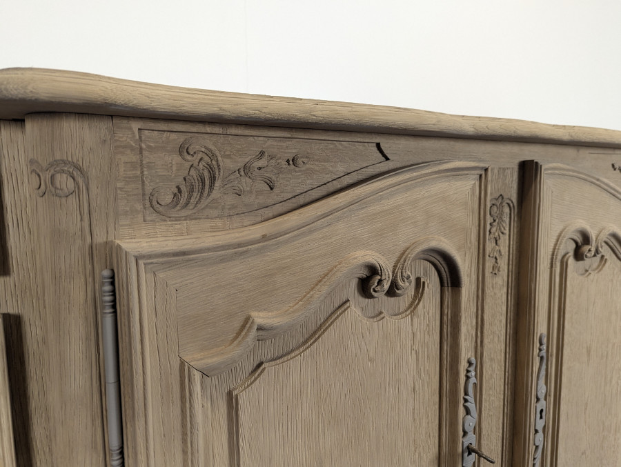 Enfilade neo rustique de style Louis XV décapée