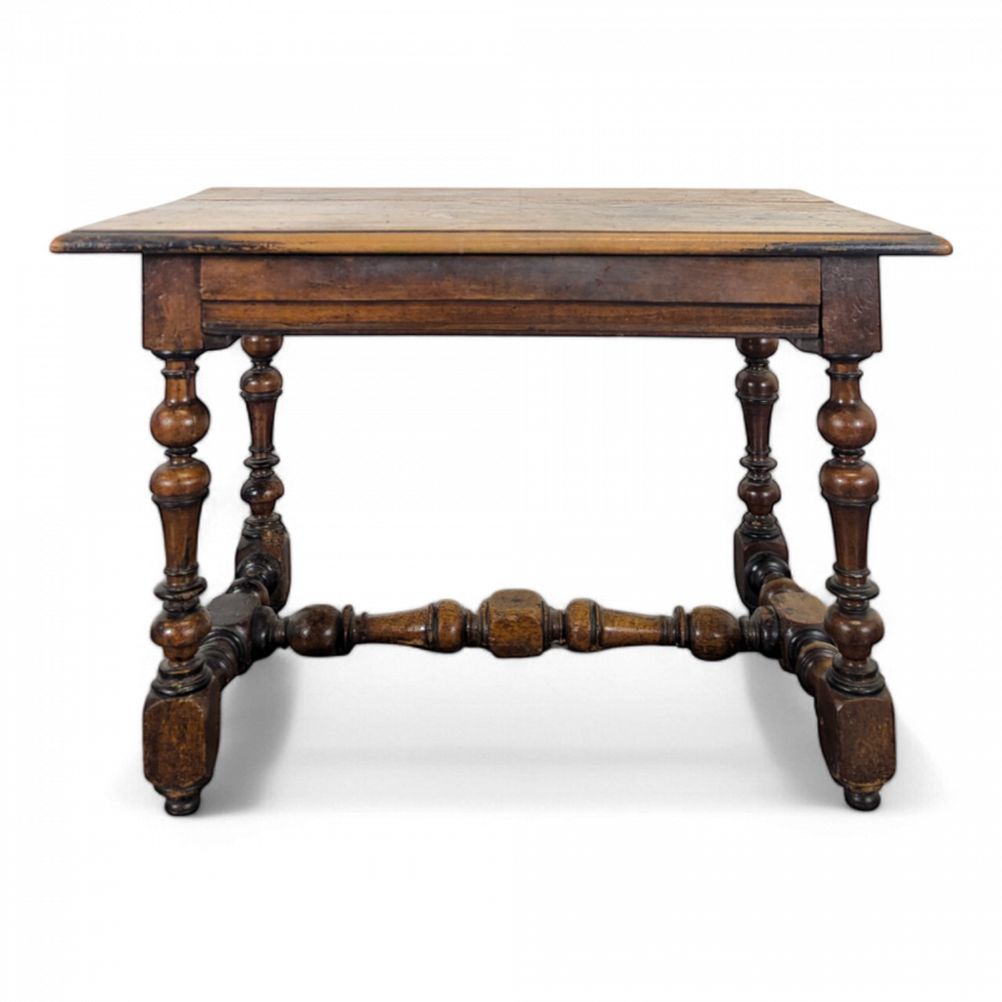 Table en Noyer époque Louis XIII