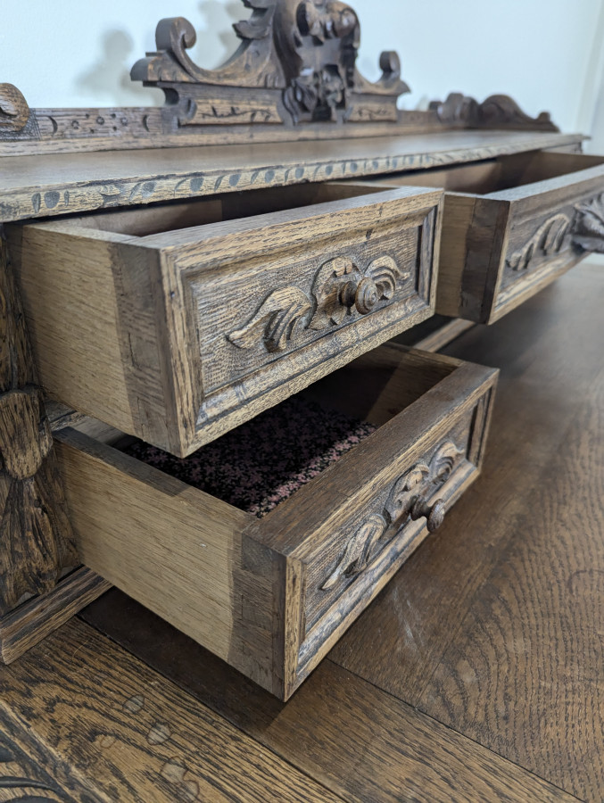 Bureau de style Louis XIII en chêne