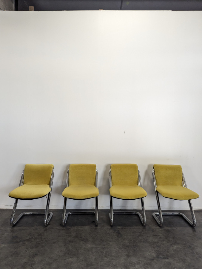 Série de 4 chaises DLG Gamma Par Ion Alin Gheorghiu