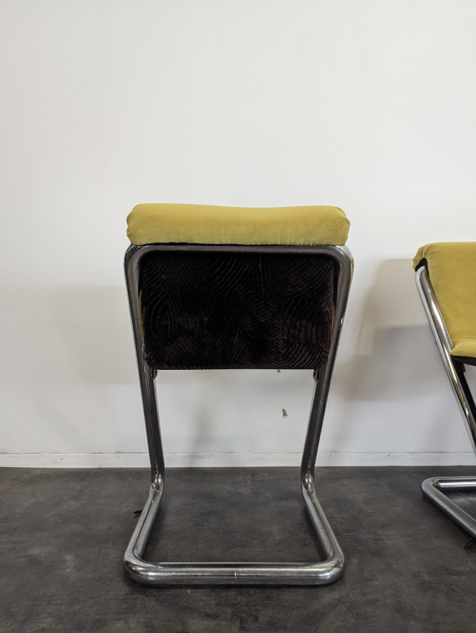Série de 4 chaises DLG Gamma Par Ion Alin Gheorghiu
