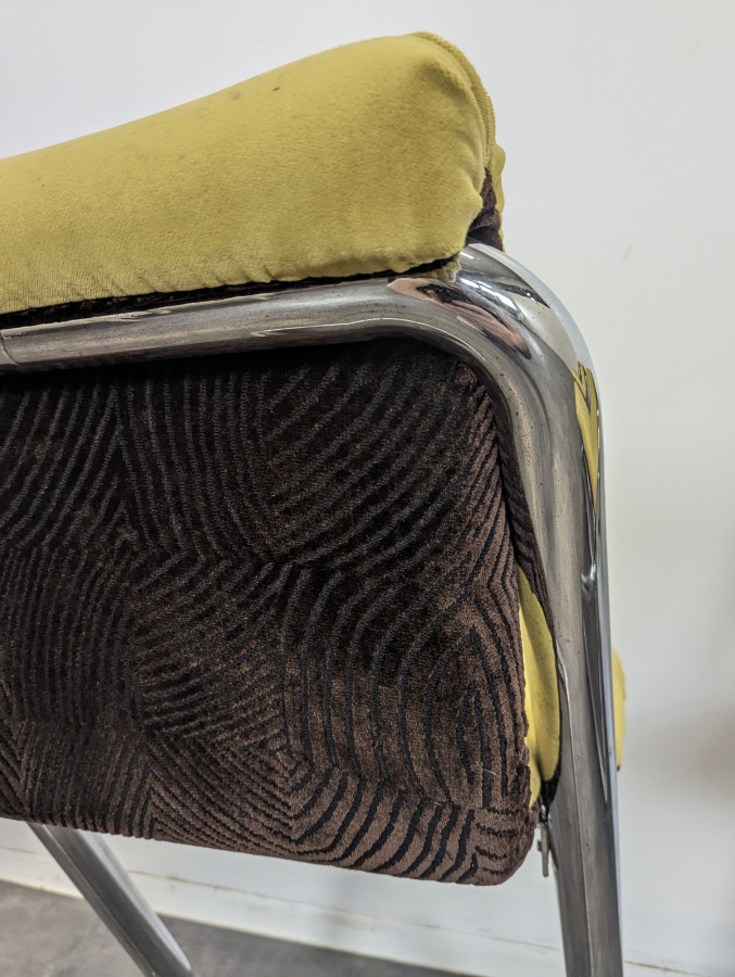 Série de 4 chaises DLG Gamma Par Ion Alin Gheorghiu