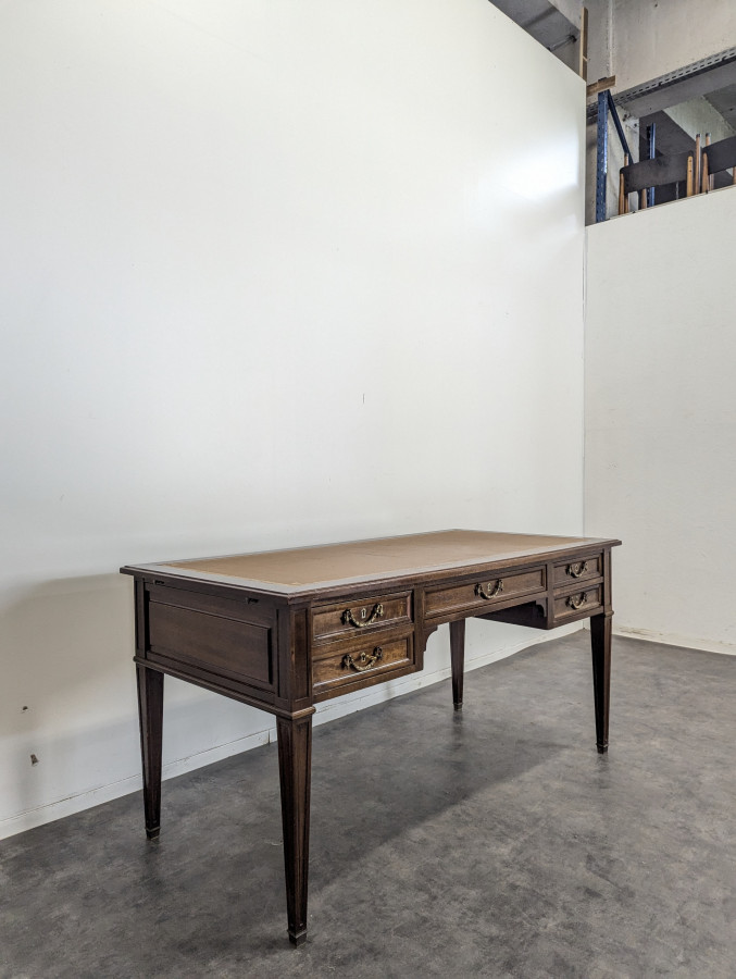Bureau de style Louis XVI en Acajou