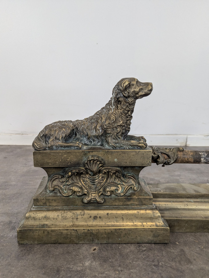 Barre de foyer pour cheminée à sujet de chiens de chasse