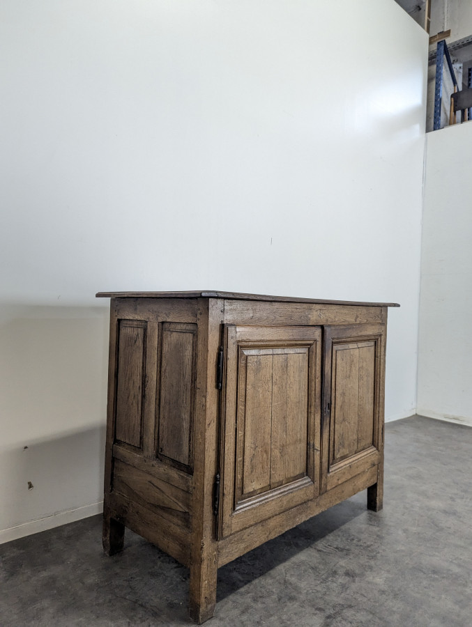 Buffet rustique d'époque XIX ème en chêne massif
