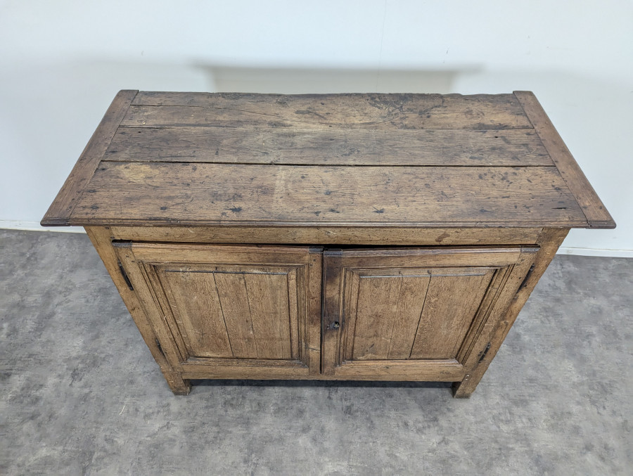Buffet rustique d'époque XIX ème en chêne massif