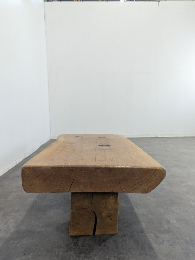 Table basse brutaliste en chêne massif