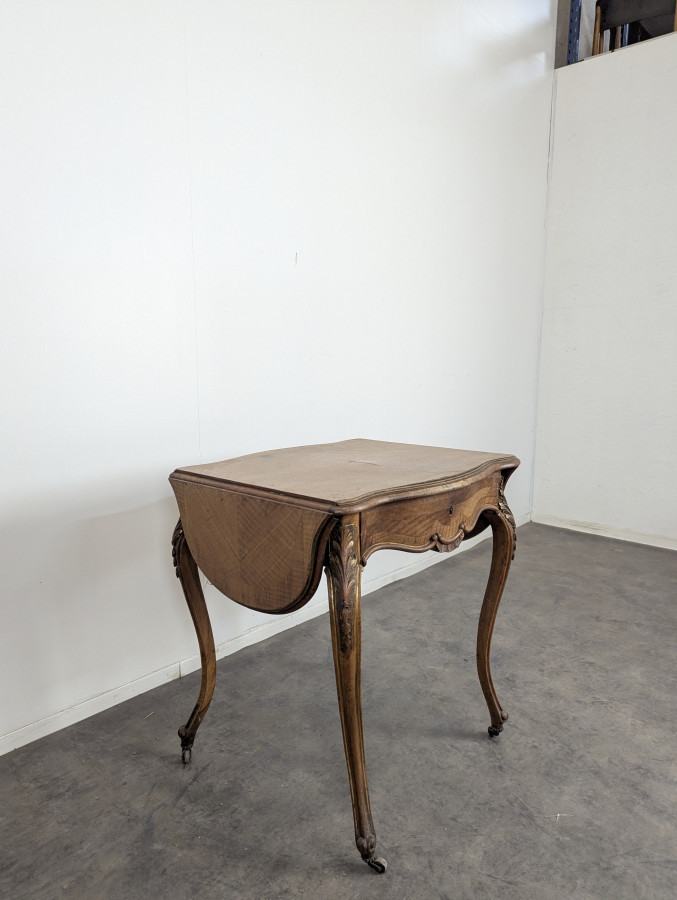 Bureau de style Louis XV