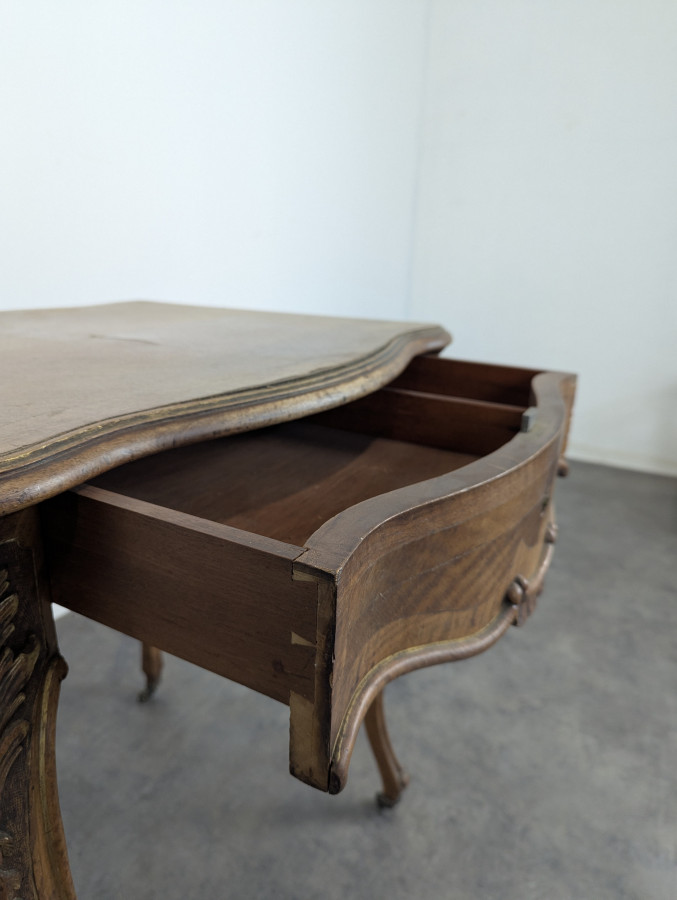 Bureau de style Louis XV