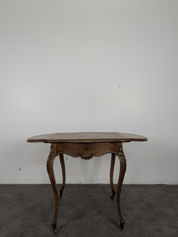 Bureau de style Louis XV
