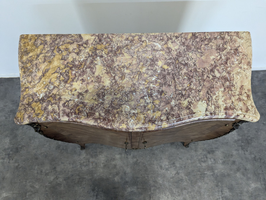 Buffet de style Louis XV en marqueterie