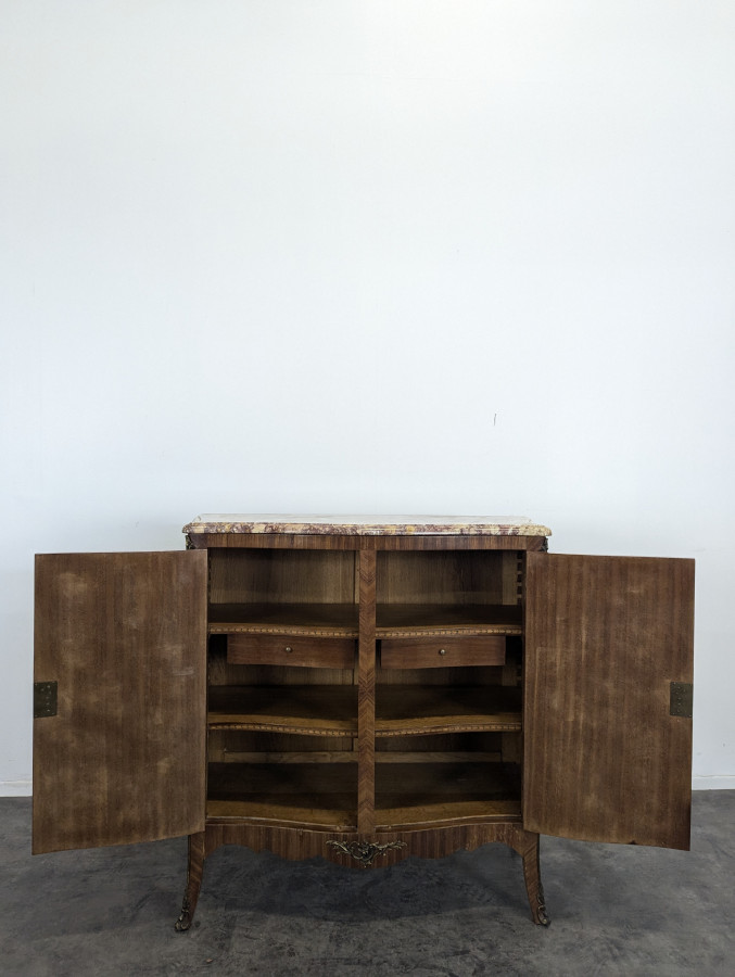 Buffet de style Louis XV en marqueterie