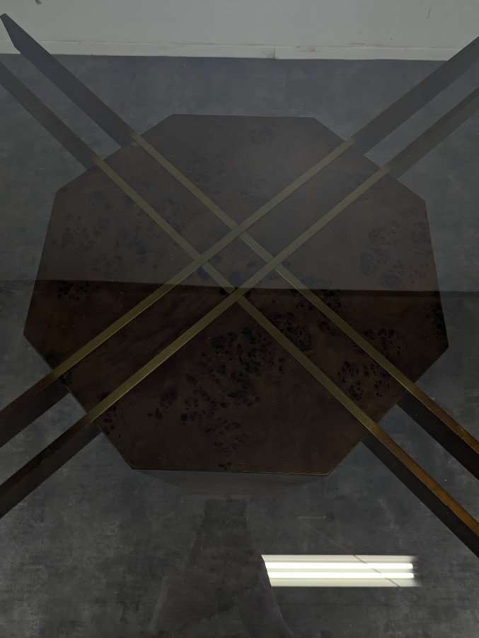 Table octogonale en loupe d'orme et Laiton DLG Mahey
