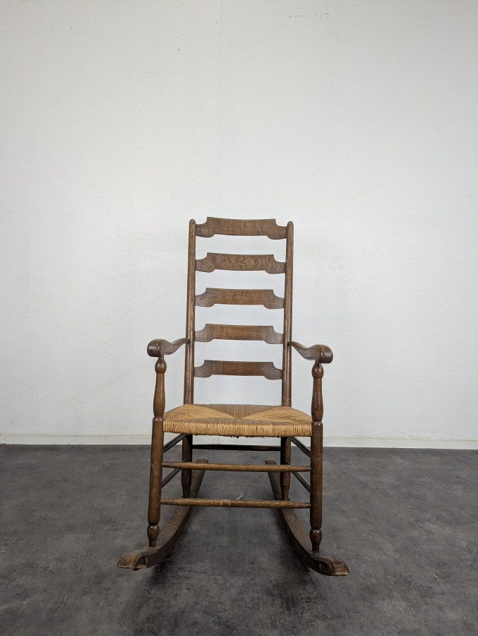 Fauteuil Rocking Chair brutaliste