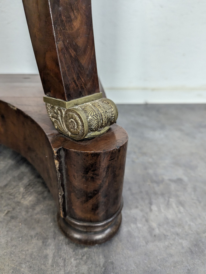 Console de style Louis Philippe en Acajou flammé