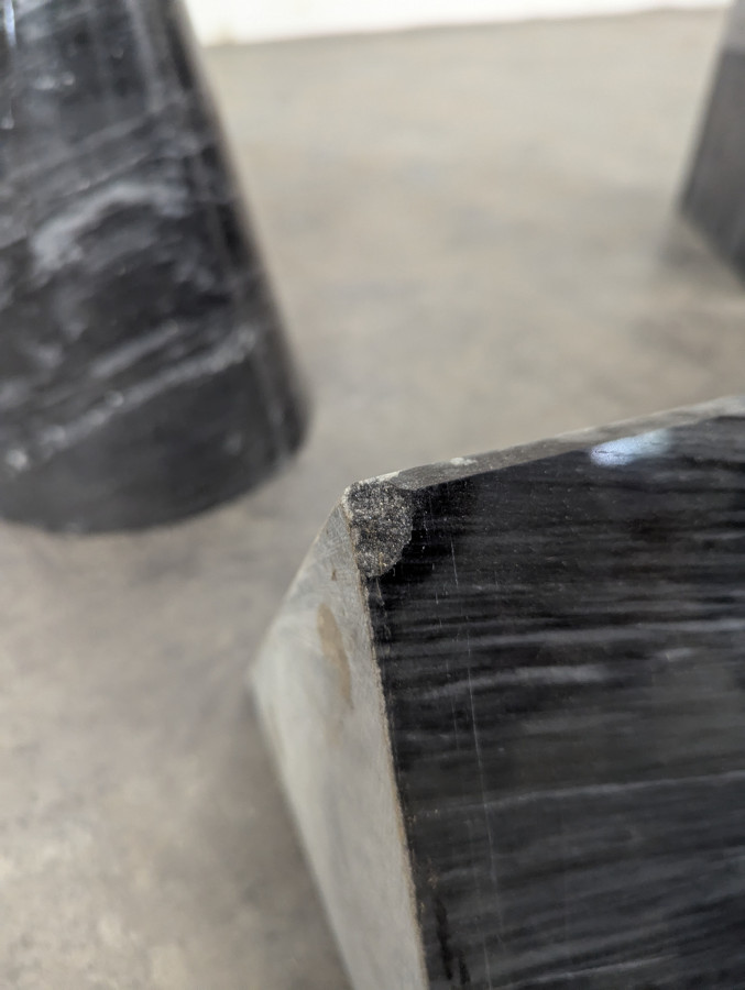 Table basse en marbre formes géométriques