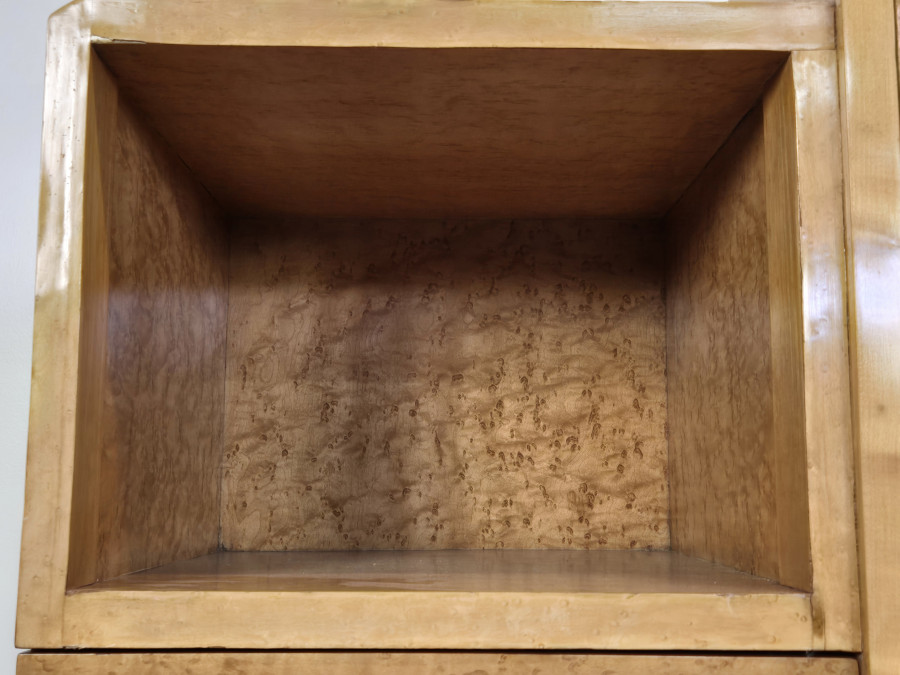 Meuble de rangement en loupe d'amboine