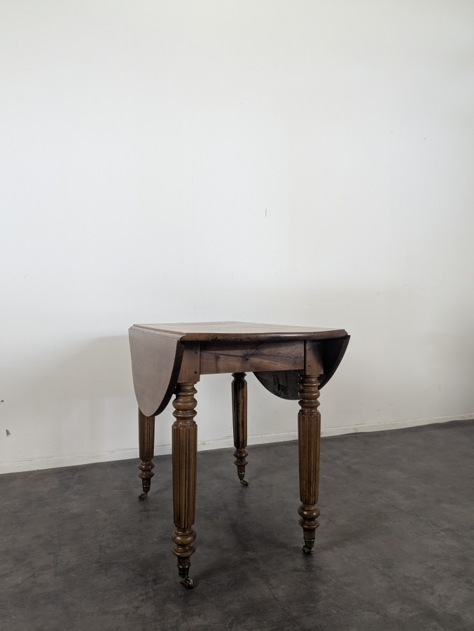 Table à volet en merisier