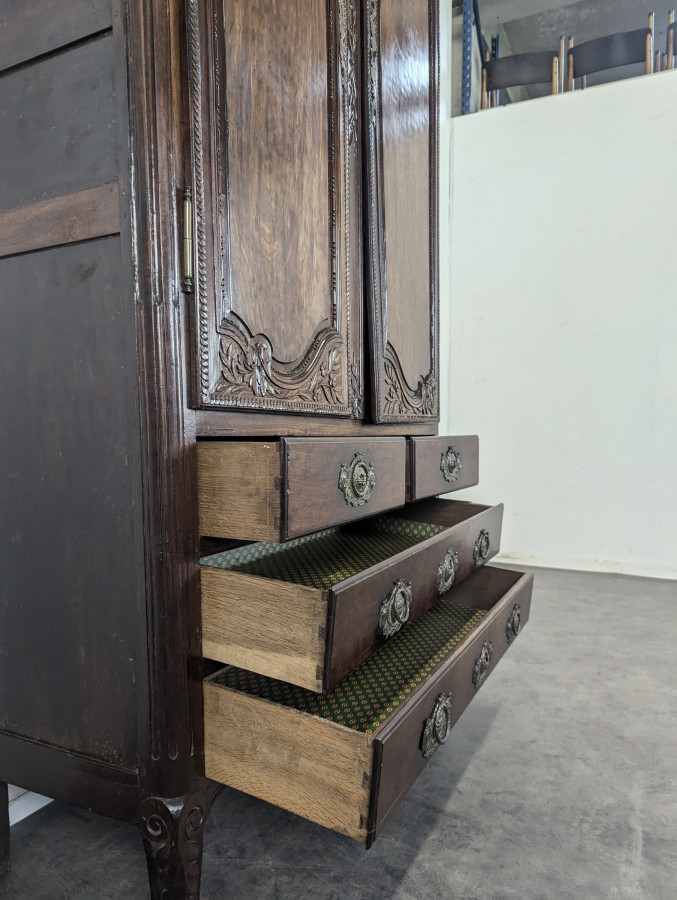 Armoire commode fécampoise en Acajou moucheté