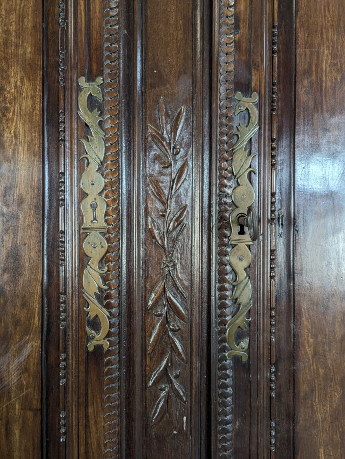 Armoire commode fécampoise en Acajou moucheté