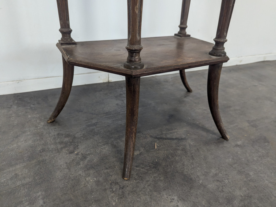 Table d'appoint époque Napoléon III en Acajou