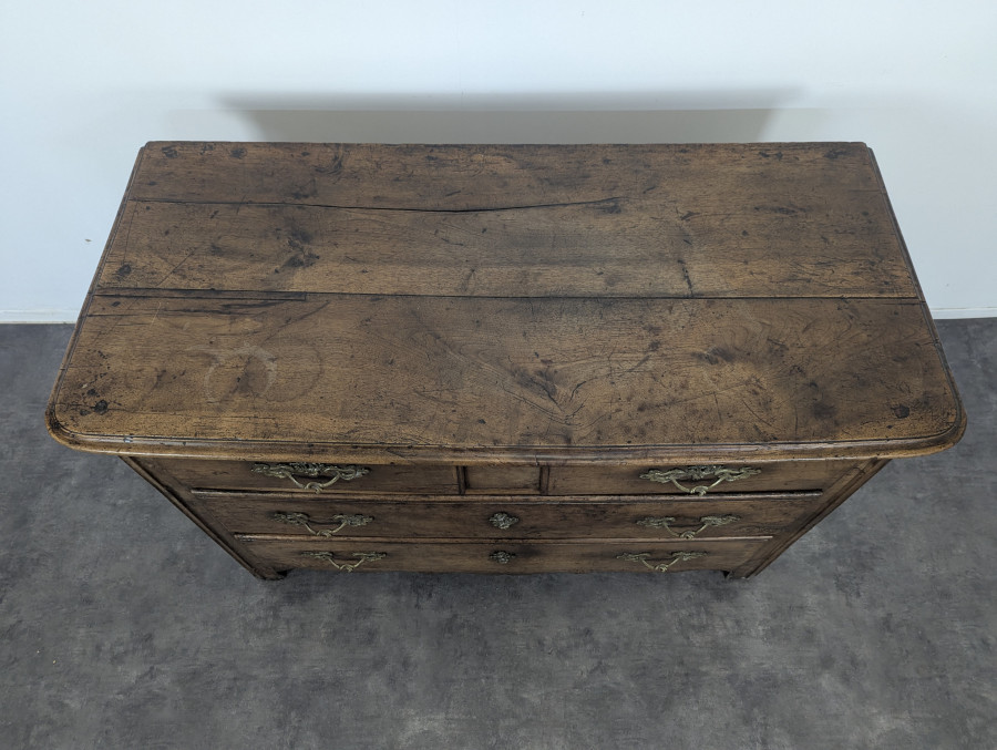 Commode en Noyer massif époque XVIII ème