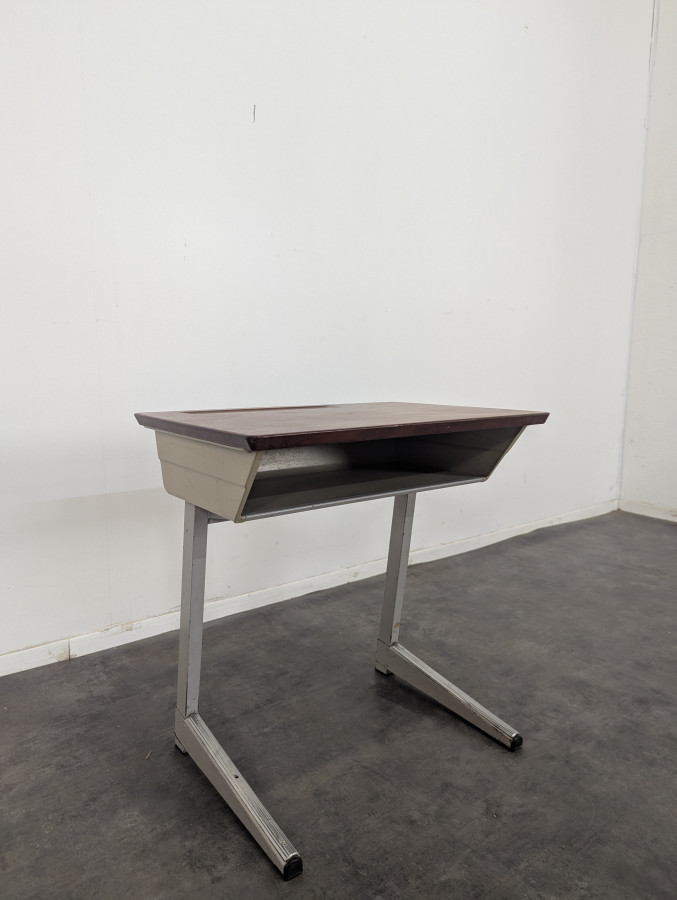 Bureau et chaise d'enfant scandinave