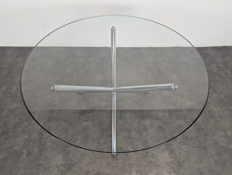 Table en verre piétement en alluminium design Italien