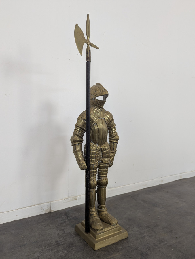 Nécessaire de cheminée en forme d'armure